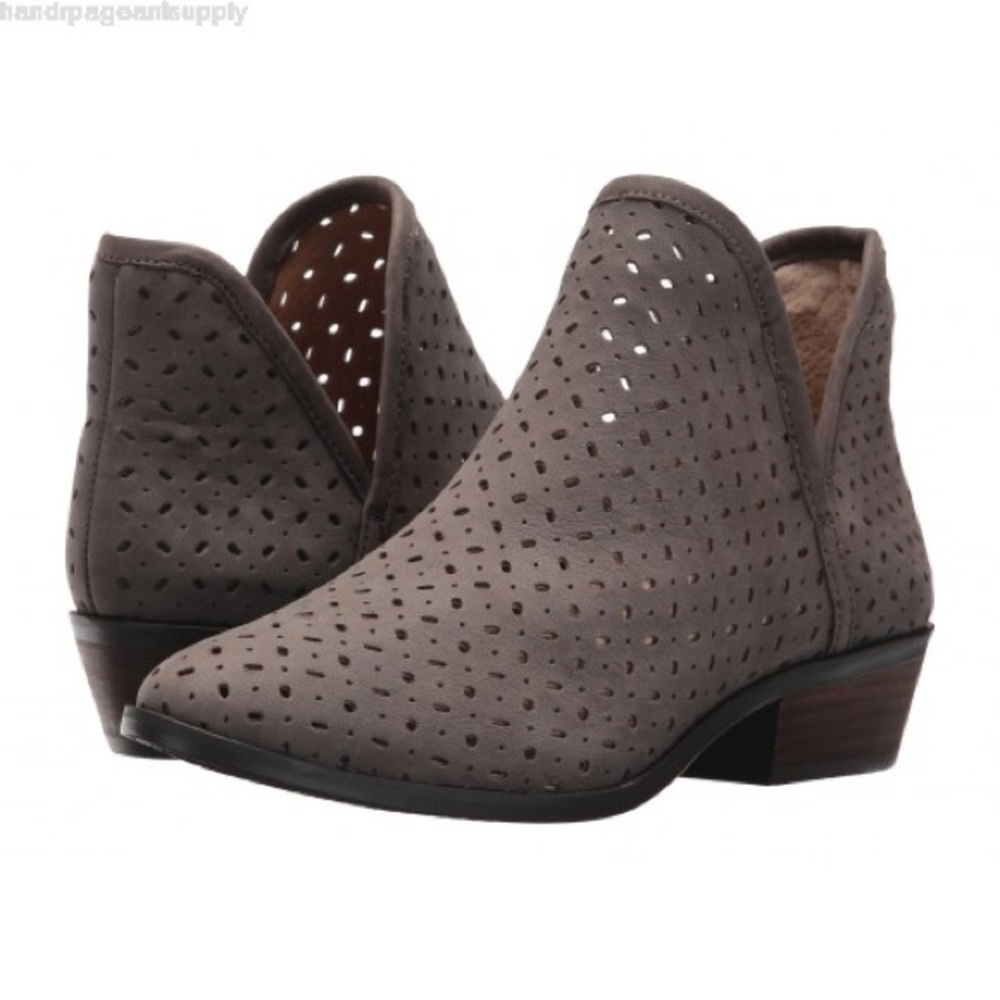 ❗️SOLD❗️Lucky Brand Kelvin 3 taupe Booties